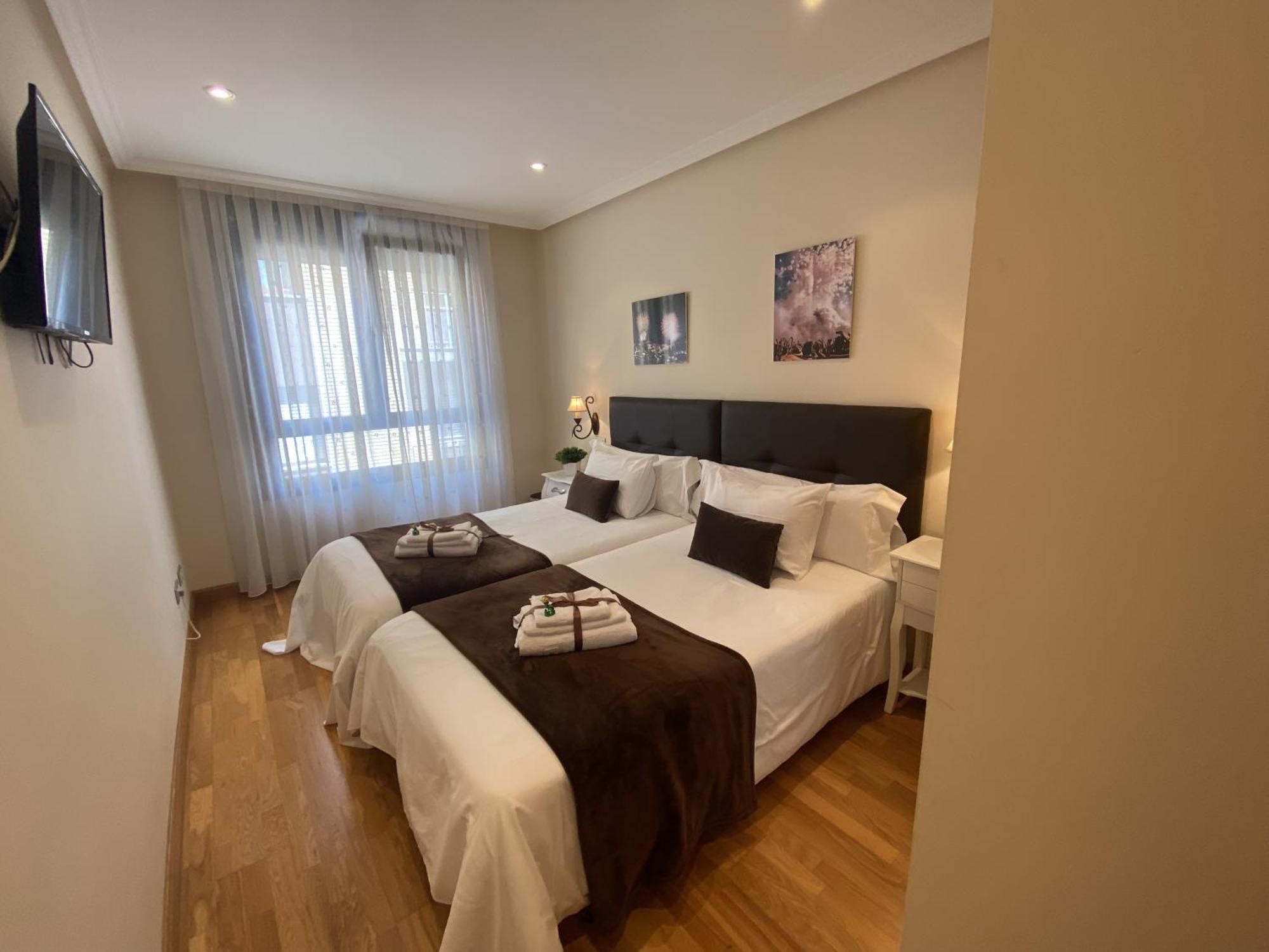 Clarens Guesthouse Кангас-дель-Нарсеа Екстер'єр фото