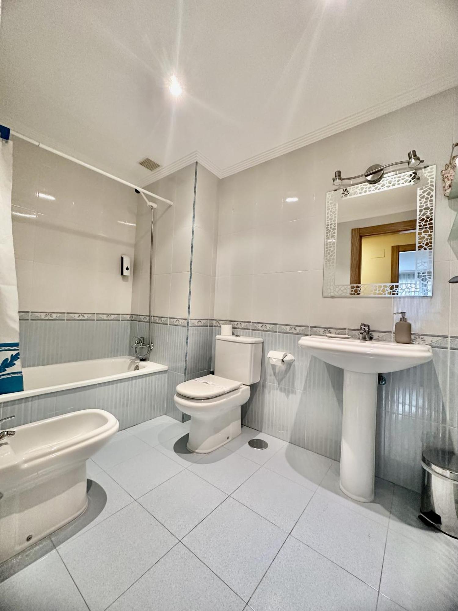 Clarens Guesthouse Кангас-дель-Нарсеа Екстер'єр фото