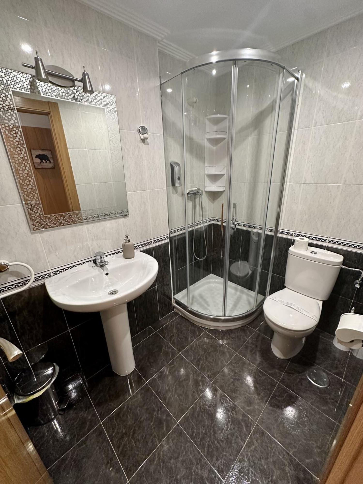 Clarens Guesthouse Кангас-дель-Нарсеа Екстер'єр фото