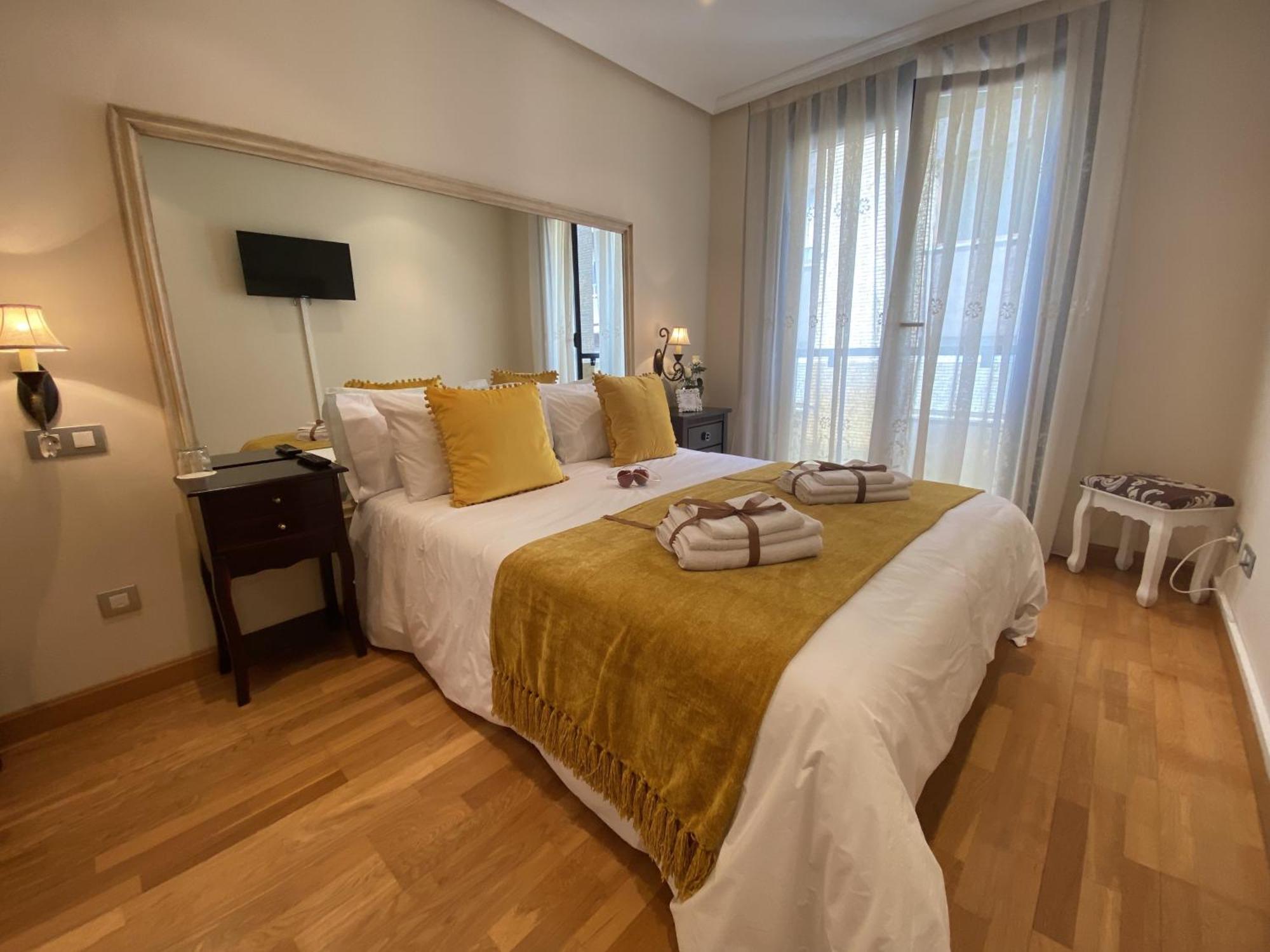 Clarens Guesthouse Кангас-дель-Нарсеа Екстер'єр фото