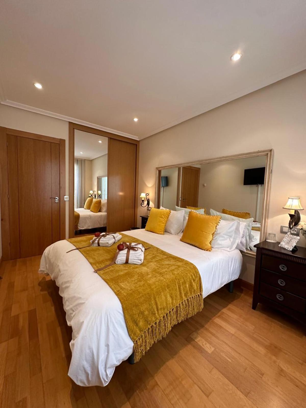 Clarens Guesthouse Кангас-дель-Нарсеа Екстер'єр фото