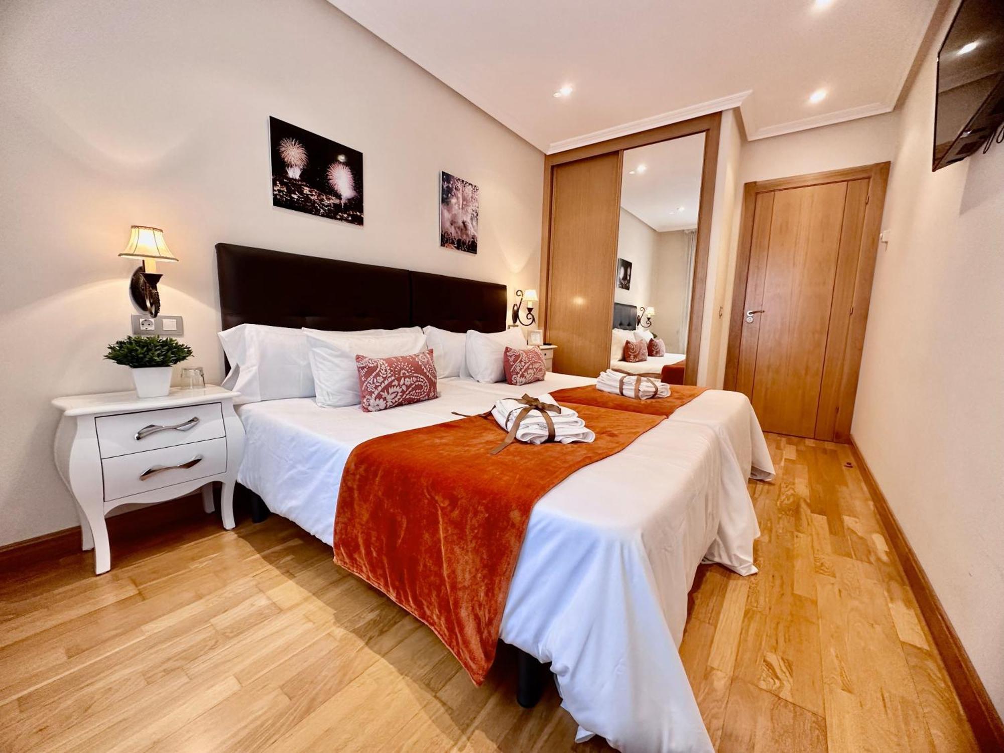 Clarens Guesthouse Кангас-дель-Нарсеа Екстер'єр фото